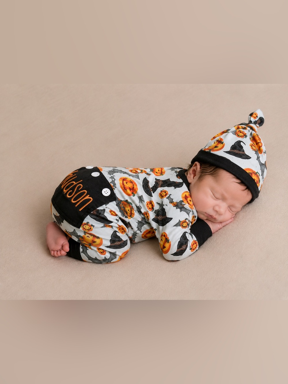 “Hudson” Halloween Pumpkin & Bat Print Baby One-Piece with Hat - Orange/Black